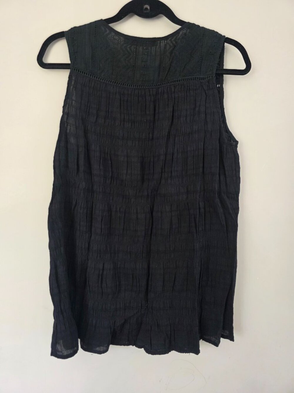 Doe & Rae Black Crinkle Gauze Sleeveless Boho Tank Top Lace Trim Button Front L - Picture 6 of 6